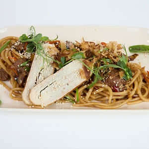 Китайская лапша вок с говядиной 