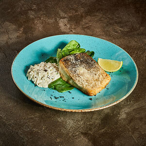 Муксун с риетом и шпинатом