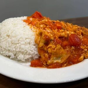 Омлет с помидорами и рисом