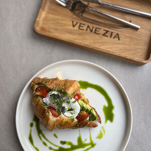 Круассан со страчателлой