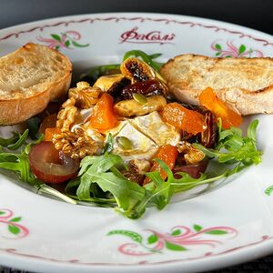 Запечёный камамбер