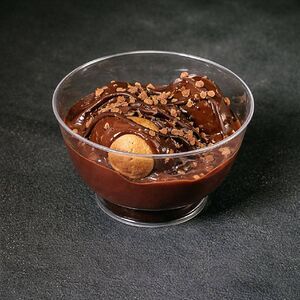 Профитроли с кремом и шоколадом