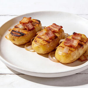 Картофель с салом на углях