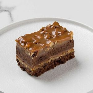 Карамельно-ореховое пирожное