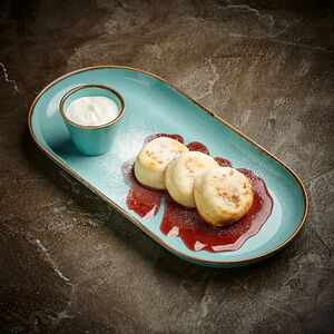 Сырники со сметаной