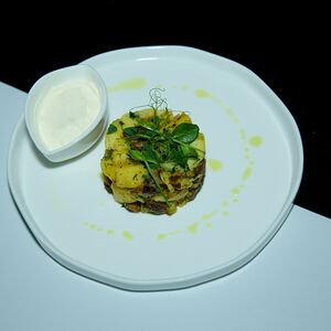 Толченый картофель с грибами и сметаной