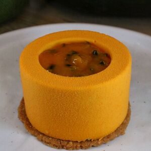 Десерт Манго-маракуйя