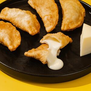 ЧебурекМи с Моцареллой