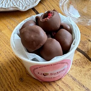 Малина в молочном шоколаде 