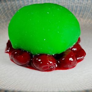 Моти с вишней