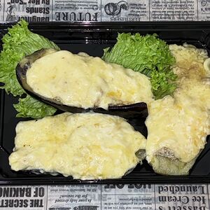 Баклажанные лодочки с куриным фаршем и сыром сулугуни
