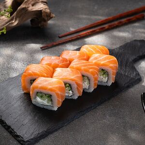 Ролл Мурманская Филадельфия прайм с огурцом