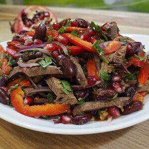 Салат Тбилиси с говядиной