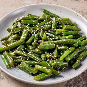 Фасоль, обжаренная с чесноком