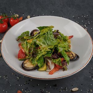 Салат с морепродуктами