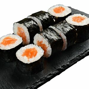 Маки с копченым лососем