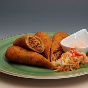 Նրբաբլիթներ բոլոնեզե մսի սոուսով