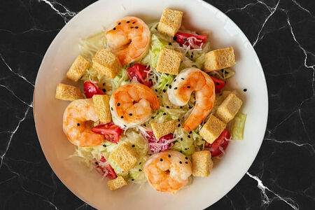 Цезарь с креветками 