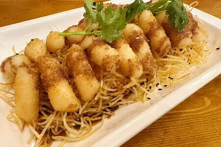 D10 Карамельные токпокки с жареными картофельными дольками