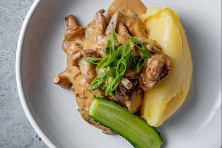 Бефстроганов с лисичками 