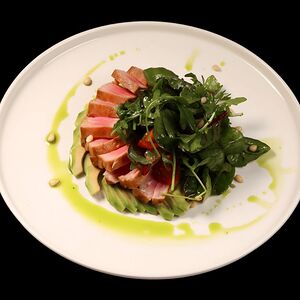 Салат с тунцом