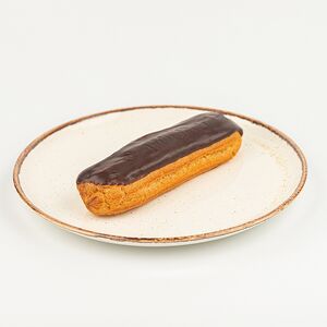 Эклер шоколадный