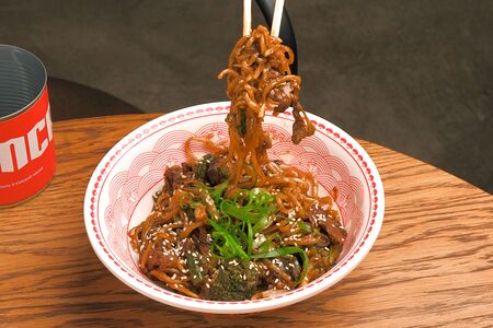 Лапша Чоу-Мейн с говядиной 