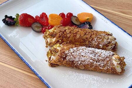Десерт канноли с маскарпоне