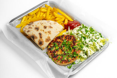 Фри с фирменной котлетой