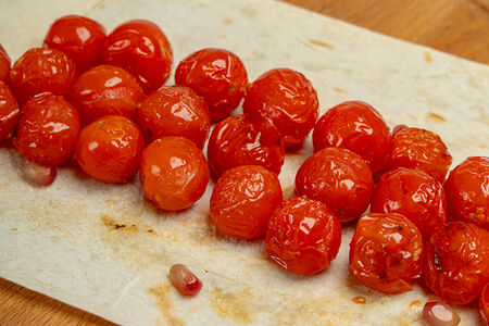 Помидоры черри на мангале