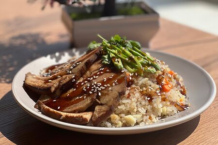 Жареный рис с курицей L