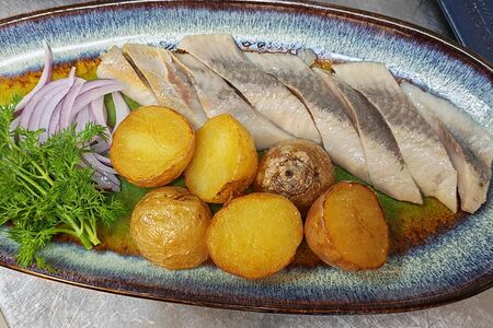 Сельдь с картофелем