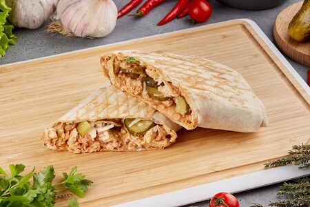 Шаверма с маринованным огурчиком