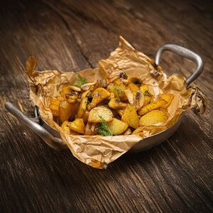 Картофель жареный с луком и грибами