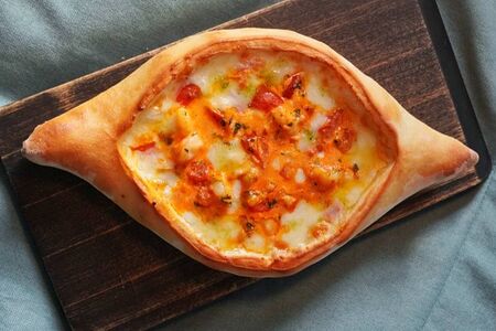 Хачапури Том Ям с креветками