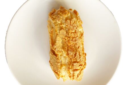 Эклер с вареной сгущенкой