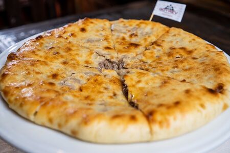 Пирог с мясом Фыдджын маленький