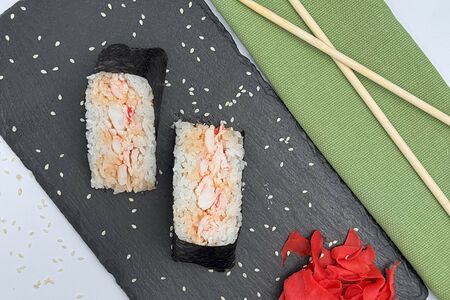 Онигири спайси с креветкой