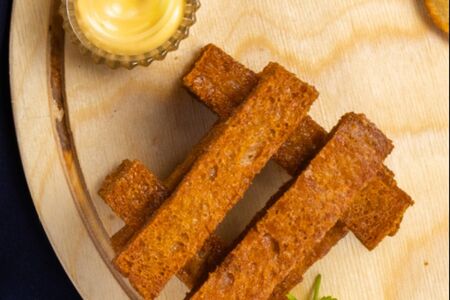 Гренки чесночные с пармезаном