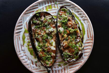 Баклажан на гриле, мисо, васаби йогурт