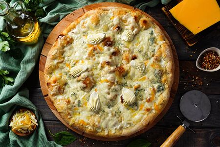 Пицца 4 сыра 