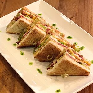 Клаб-сендвич с куриной грудкой