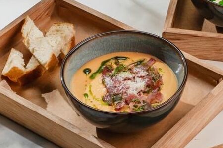 Сырный крем-суп с пармской ветчиной