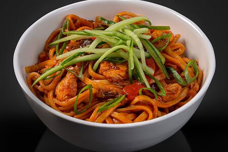 Вок с курицей в остром соусе Ким Чи