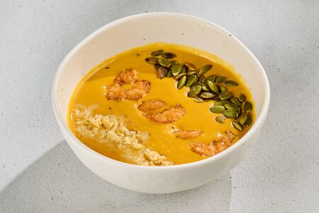 Тыквенный крем суп с креветкой 