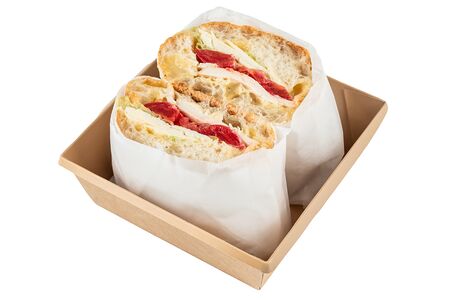 Чиабатта с курицей и соусом цезарь