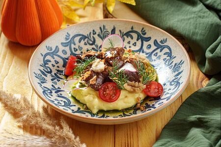 Томленый рибай с картофельным муссом