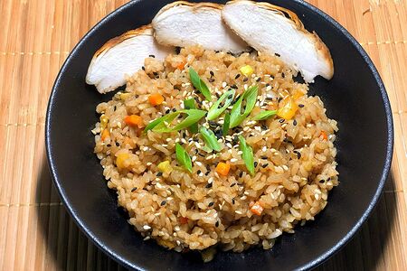 Тяхан с курицей в соусе терияки