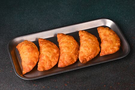 Мини-чебуреки с сыром