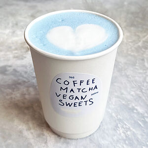 Голубой матча-латте